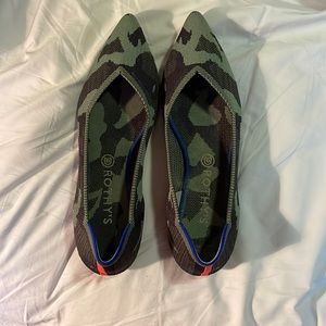 Rothy’s green camo points - excellent condition - barely worn